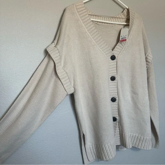 NWT Beige Knitted and Waffle Button-Up Cardigan. Size XL - Picture 2 of 4